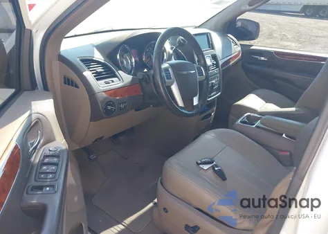 2014 Chrysler Town & Country Touring z USA, uszkodzony, nr VIN 2C4RC1BG7ER398917